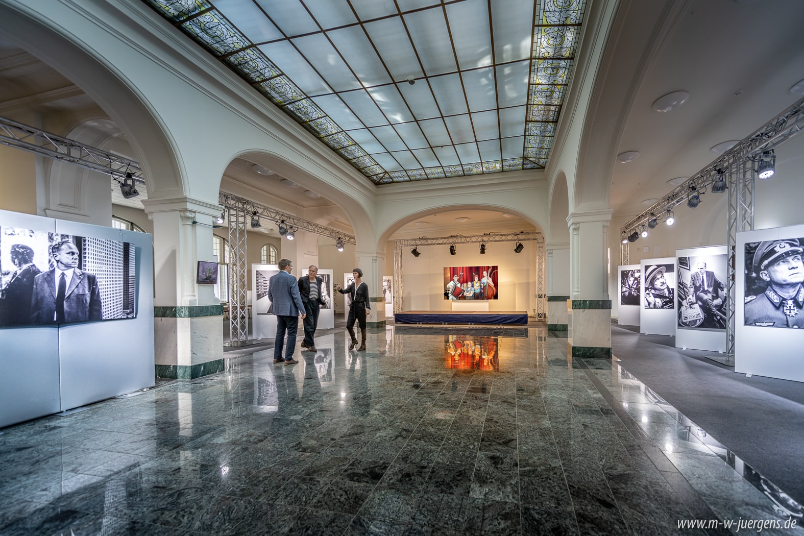 Filmkunstfest Schwerin MV, Manfred W. Jürgens, Katharina John, Ulrich Tukur, Sparkasse Mecklenburg Schwerin, Historische Kundenhalle Ausstellung