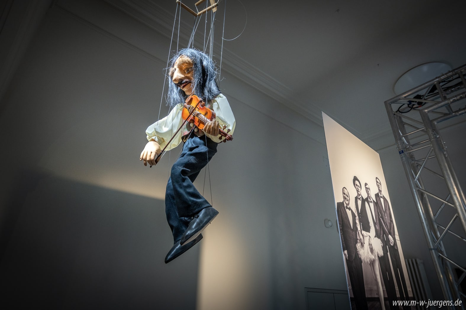 Manfred W. Jürgens, Filmkunstfest Schwerin Filmfest 2021, Ulrich Tukur, Ausstellung Fotografie Malerei, Sparkasse Mecklenburg Schwerin, Historische Kundenhalle