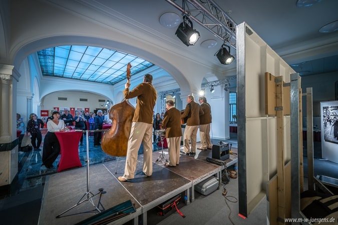 Ulrich Tukur und die Rhythmus Boys, Filmkunstfest Schwerin MV, Manfred W. Jürgens, Katharina John, Sparkasse Mecklenburg Schwerin, Historische Kundenhalle Ausstellung