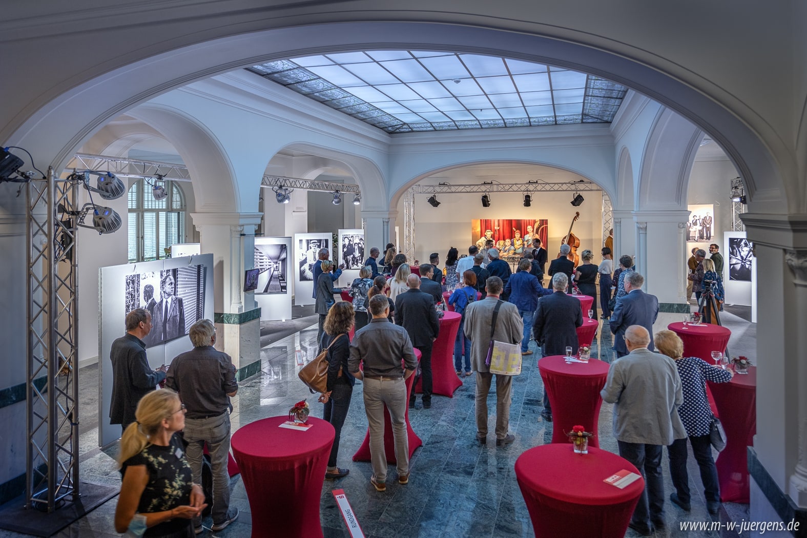 Manfred W. Jürgens, Filmkunstfest Schwerin MV, Katharina John, Ulrich Tukur, Sparkasse Mecklenburg Schwerin, Historische Kundenhalle Ausstellung