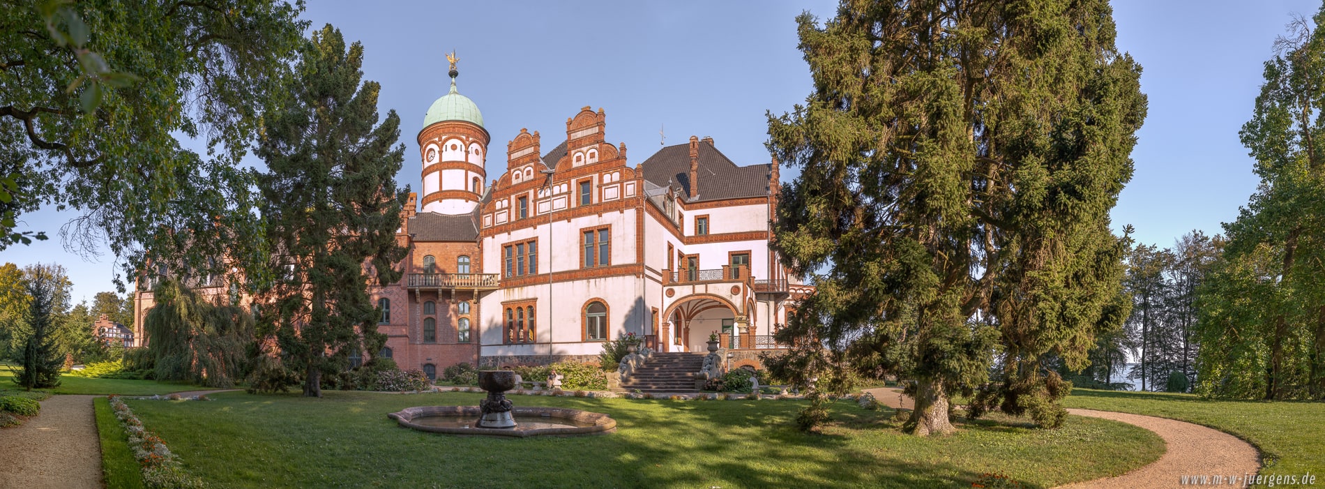 Castello Wiligrad, Associazione artistica mostre, Manfred W. Jürgens, Katharina John